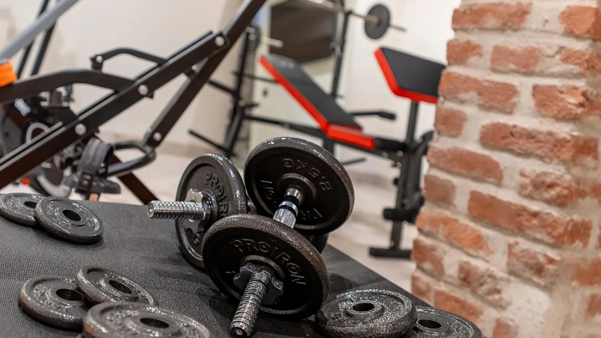 شقة Milano Wellness Suite - Spa, Sauna & Gym Experience إيطاليا