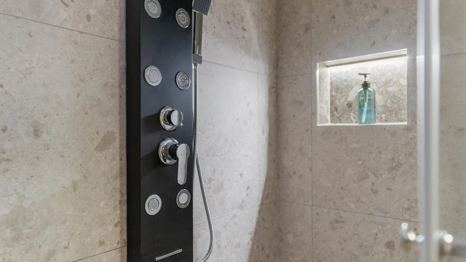 Apartment Milano Wellness Suite - Spa, Sauna & Gym Experience